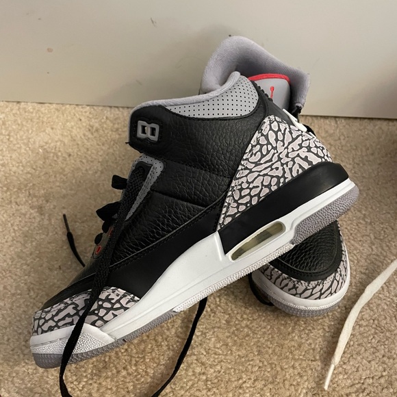 Air Jordan 3 Cement Youth 4 - Picture 1 of 4